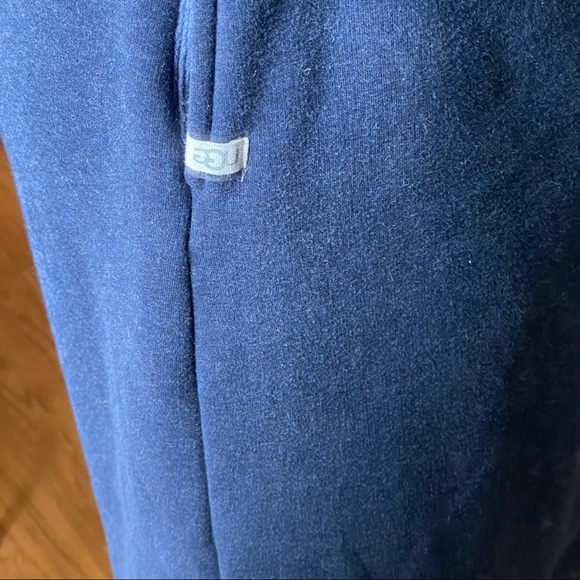 Ultra soft UGG housecoat/ bath robe - Picture 8 of 8